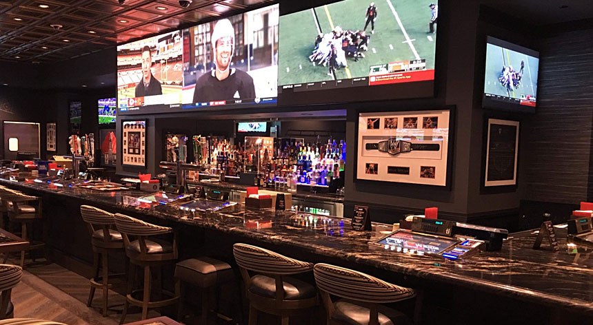 Golden Circle Sportsbook & Bar tables